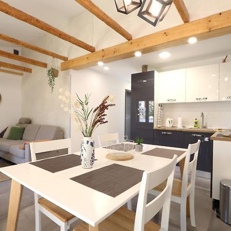 Holiday House "Laurus Garden" With Private Parking Медулин Экстерьер фото